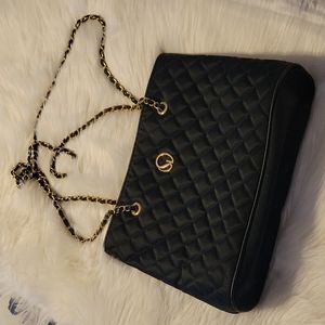 ST. John Quilted Shoulder Bag EUC